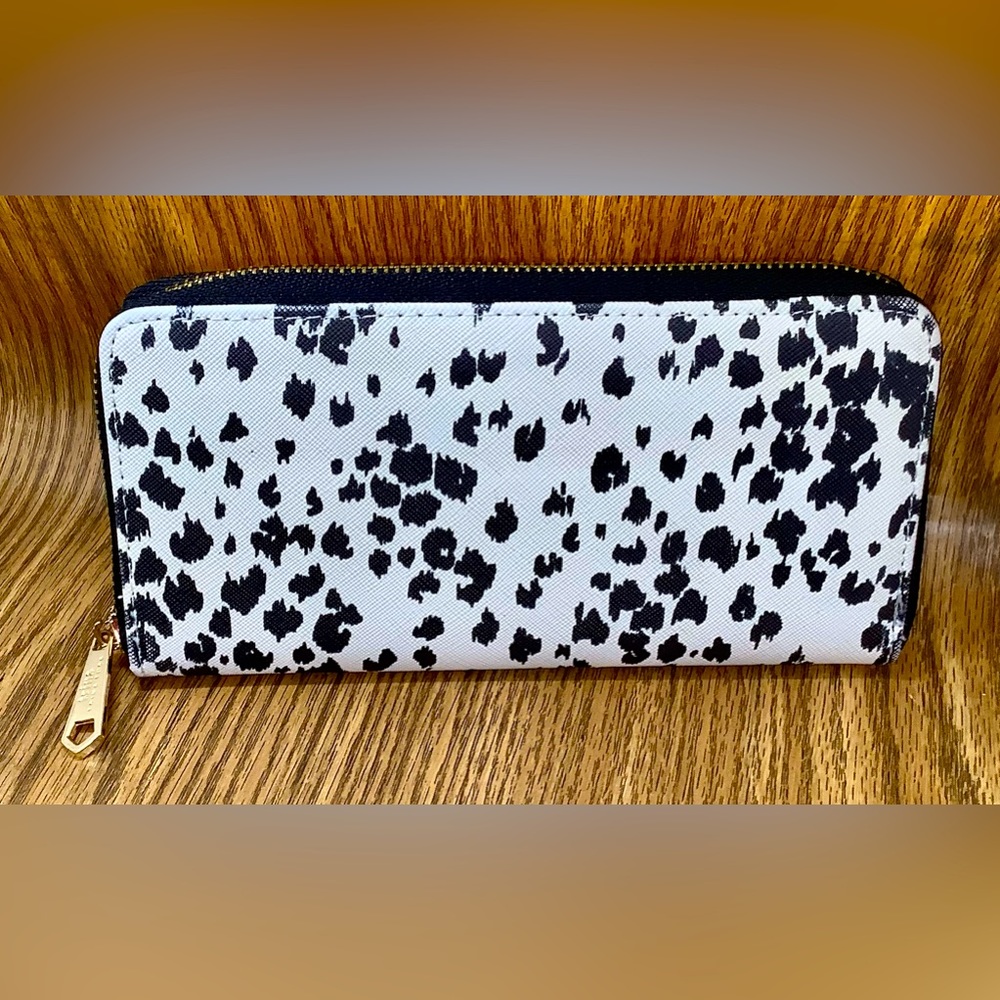 🤍 TRINA TURK 🖤 Geometric Print Wallet, Black/White Animal Print Pink Interior